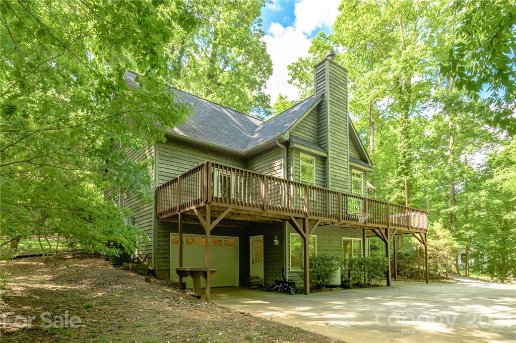 712 Lochaven Road Waxhaw, NC 28173 - Photo 32 of 38 a view of a house with a yard