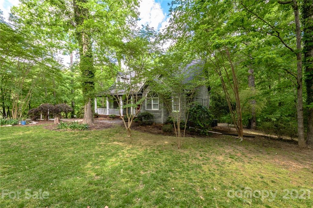 712 Lochaven Road Waxhaw, NC 28173 - Photo 33 of 38 a view of a house with backyard