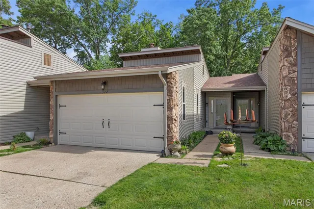 $2,200 | 322 Villa Drive, Lake St. Louis, MO 63367
