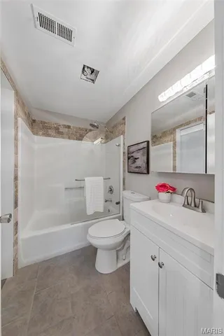 $2,200 | 322 Villa Drive, Lake St. Louis, MO 63367