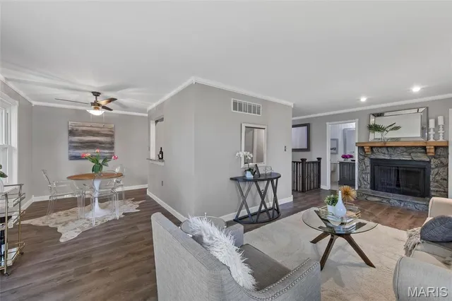 $2,200 | 322 Villa Drive, Lake St. Louis, MO 63367