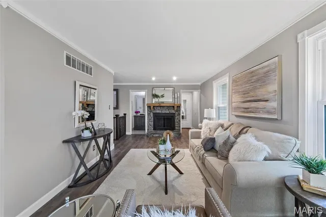 $2,200 | 322 Villa Drive, Lake St. Louis, MO 63367