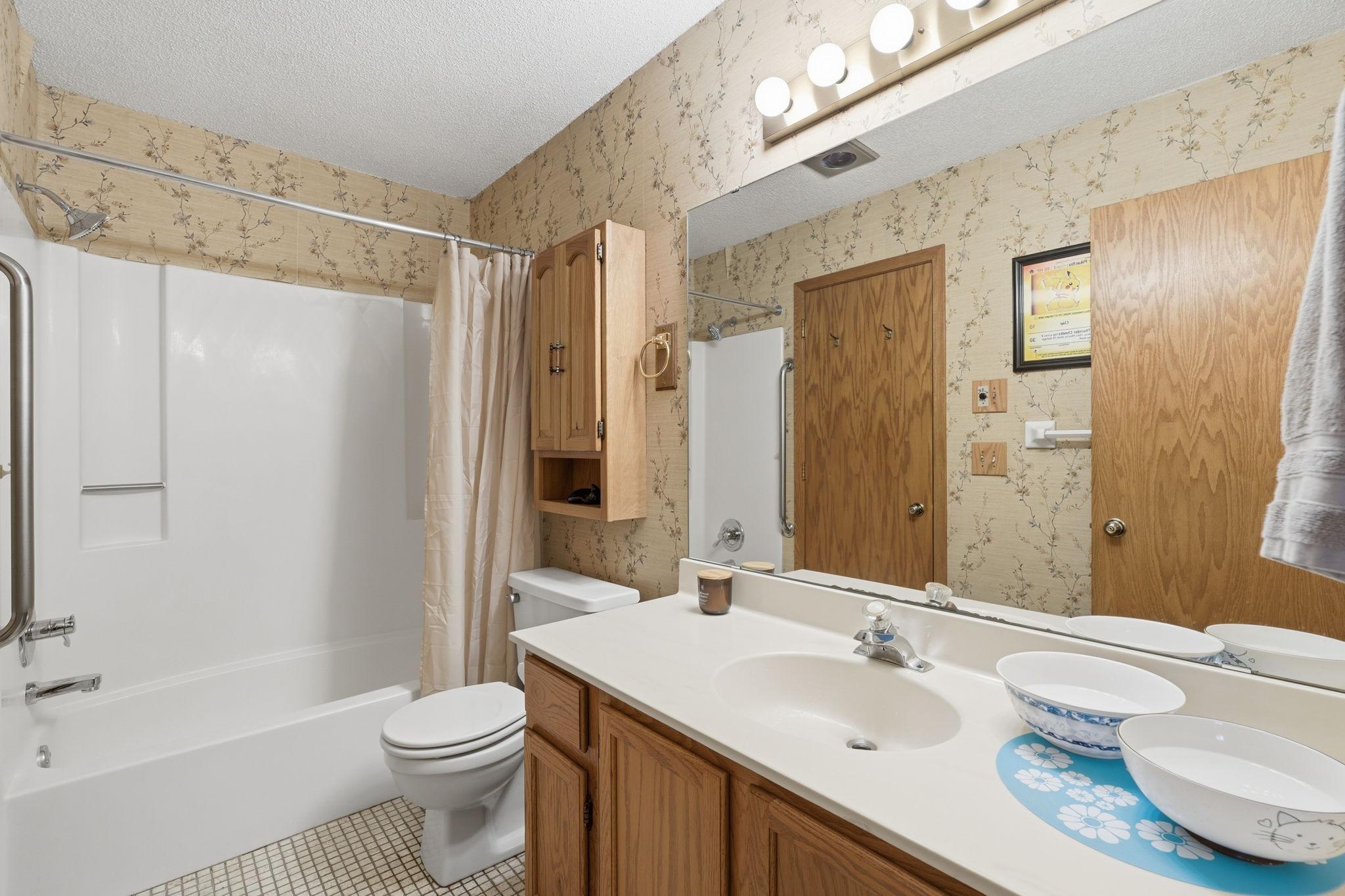 1589 Four Oaks Road Eagan, MN 55121 - Photo 11 of 31