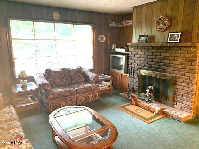 172 Rockway Road Lake Ariel, PA 18436 - Photo 5 of 31 Living Room with Bow Window