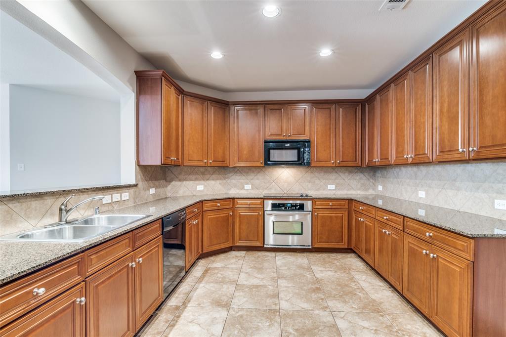 5813 Stone Mountain Road The Colony, TX 75056 - Photo 11 of 24