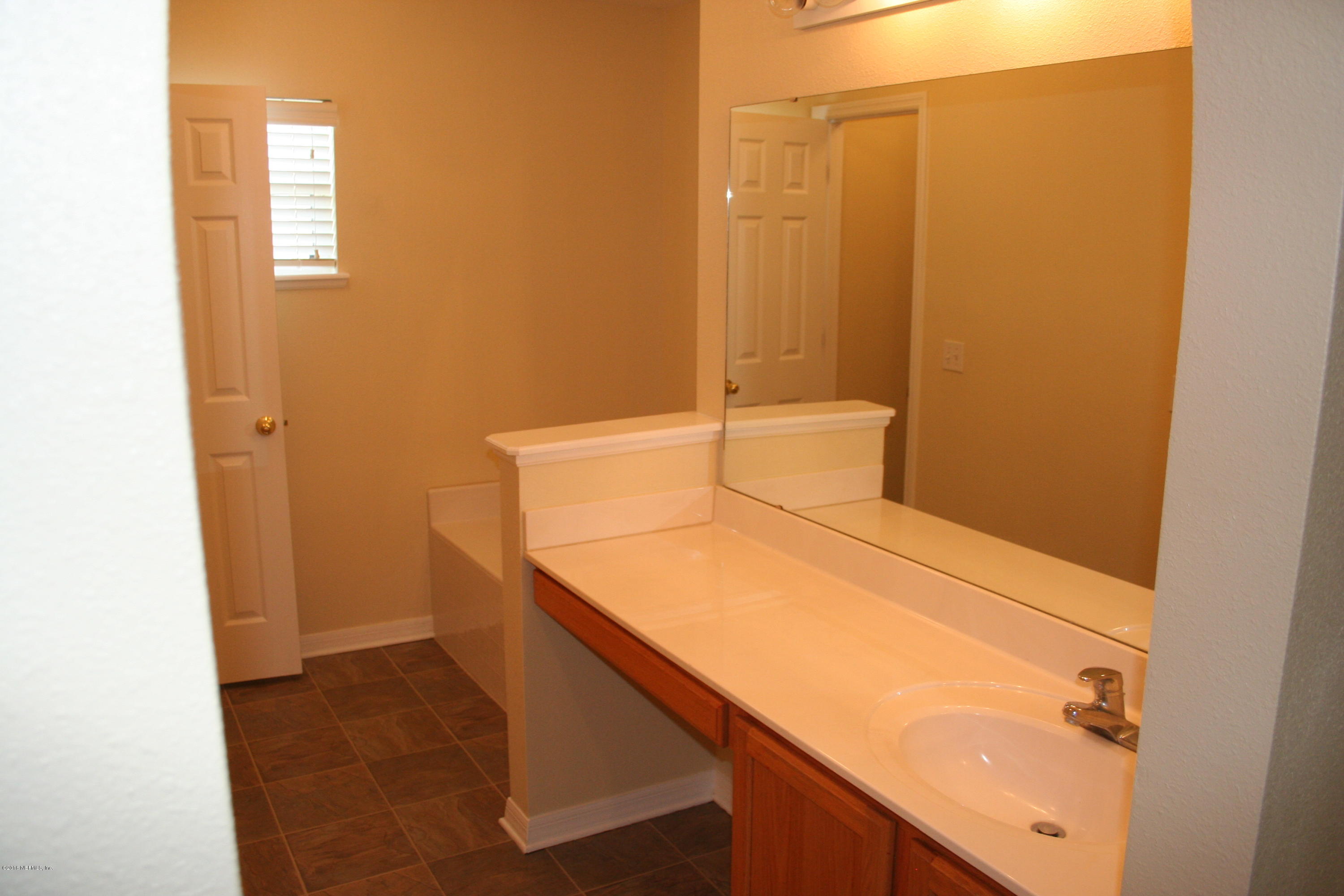 98 Reeding Ridge Drive East Jacksonville, FL 32225 - Photo 8 of 21 Reeding Ridge Front 017