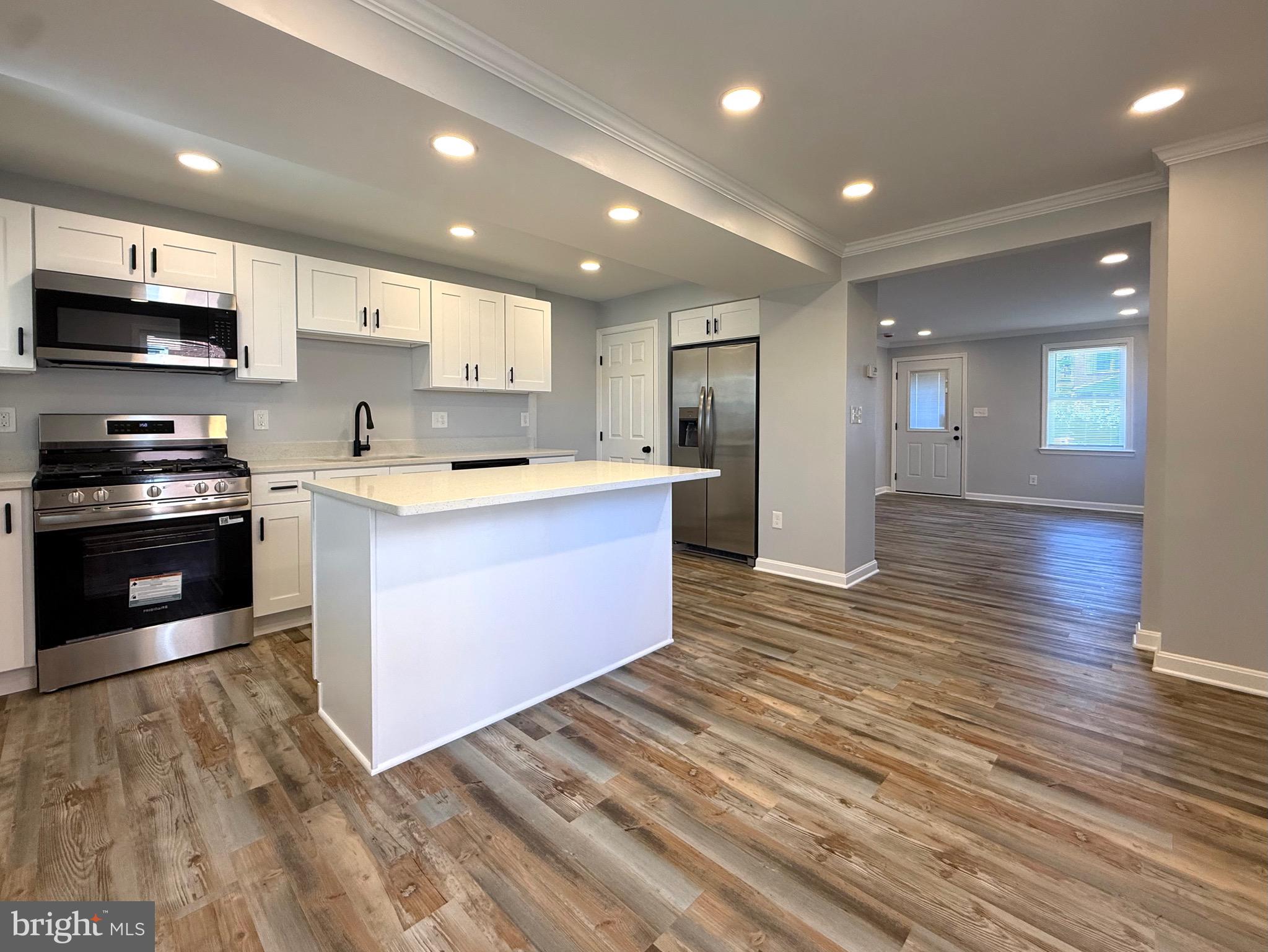7514 Lawrence Road Dundalk, MD 21222 - Photo 2 of 32 Gallery Image 2