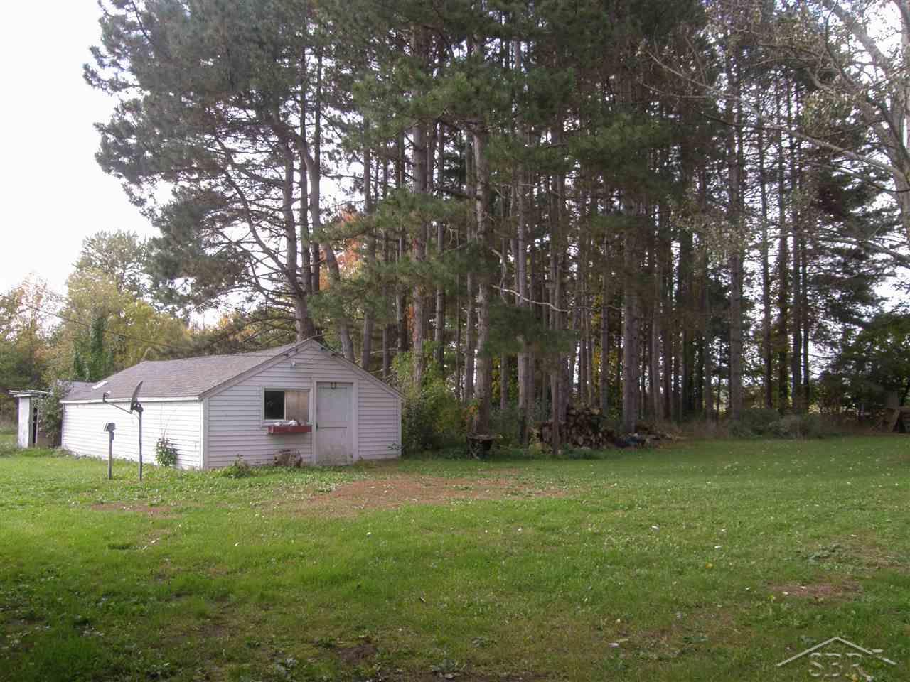 5399 Dillon Road Flushing, MI 48433 - Photo 3 of 9 31362605-2.JPG