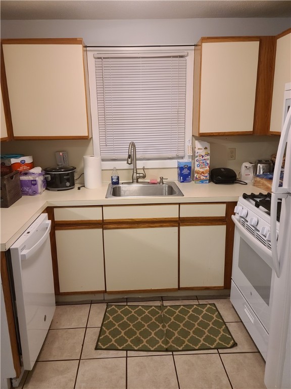 35 Reed Street, Unit 15 Warwick, RI 02886 - Photo 10 of 14 Gallery Image 10