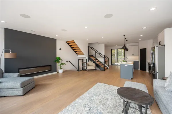 $625,000 | 3735 London Road, Unit 16, Duluth, MN 55804