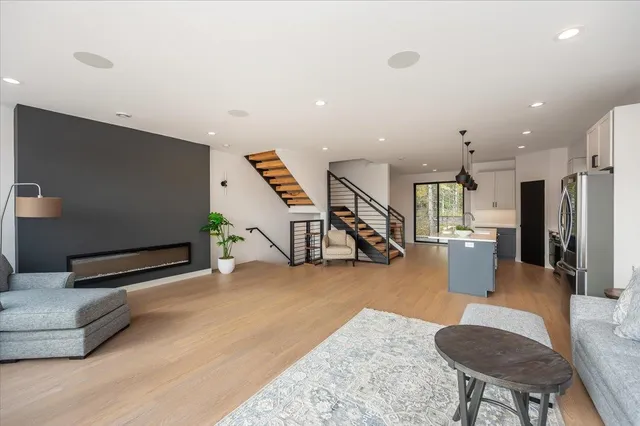 $649,900 | 3735 London Road, Unit 16, Duluth, MN 55804