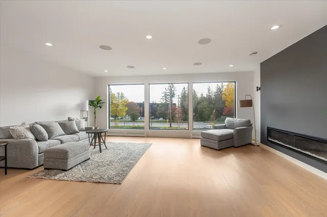 $649,900 | 3735 London Road, Unit 16, Duluth, MN 55804