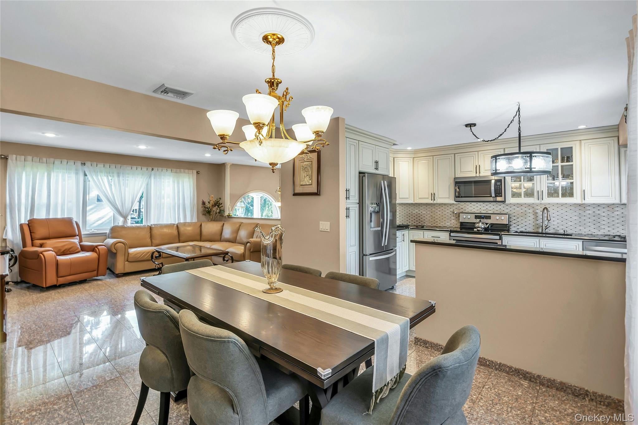 105 Convent Road Syosset, NY 11791 - Photo 7 of 28