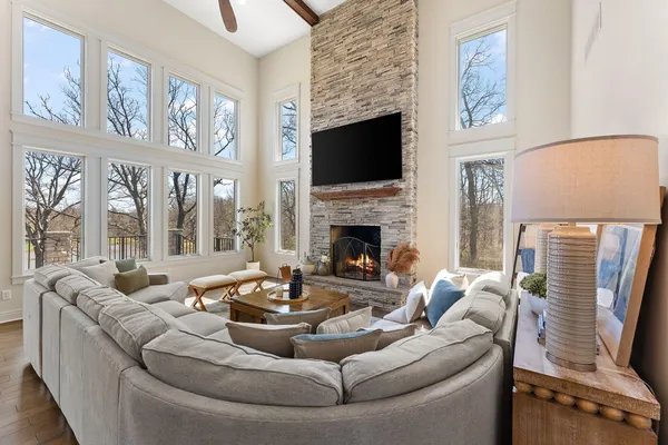 $1,174,907 | 359 Sandhurst Drive, Valparaiso, IN 46385