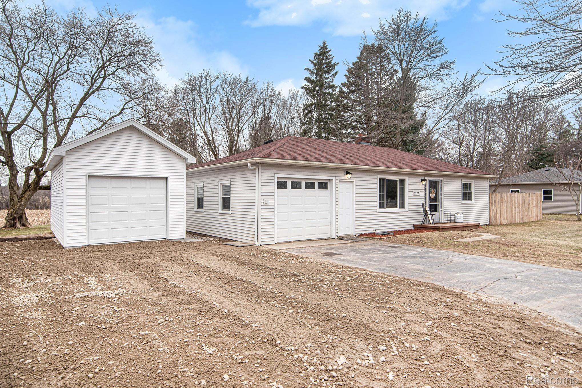 5227 Millington Road Millington, MI 48746 - Photo 4 of 22 DSC_8900.jpg