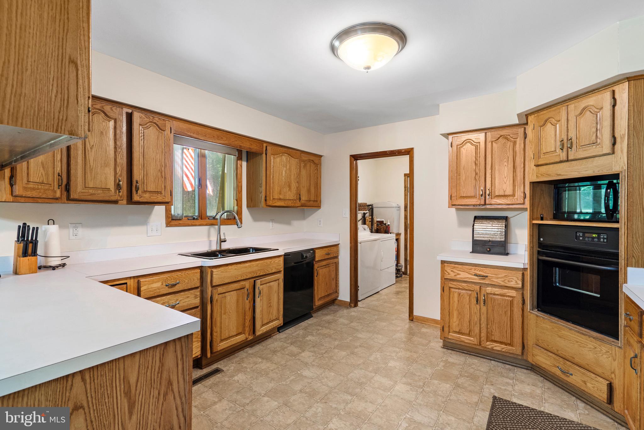 903 Colston Drive Falling Waters, WV 25419 - Photo 13 of 46