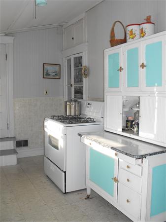 24 Hilltop Road Ipswich, MA 01938 - Photo 18 of 27 Gallery Image 18