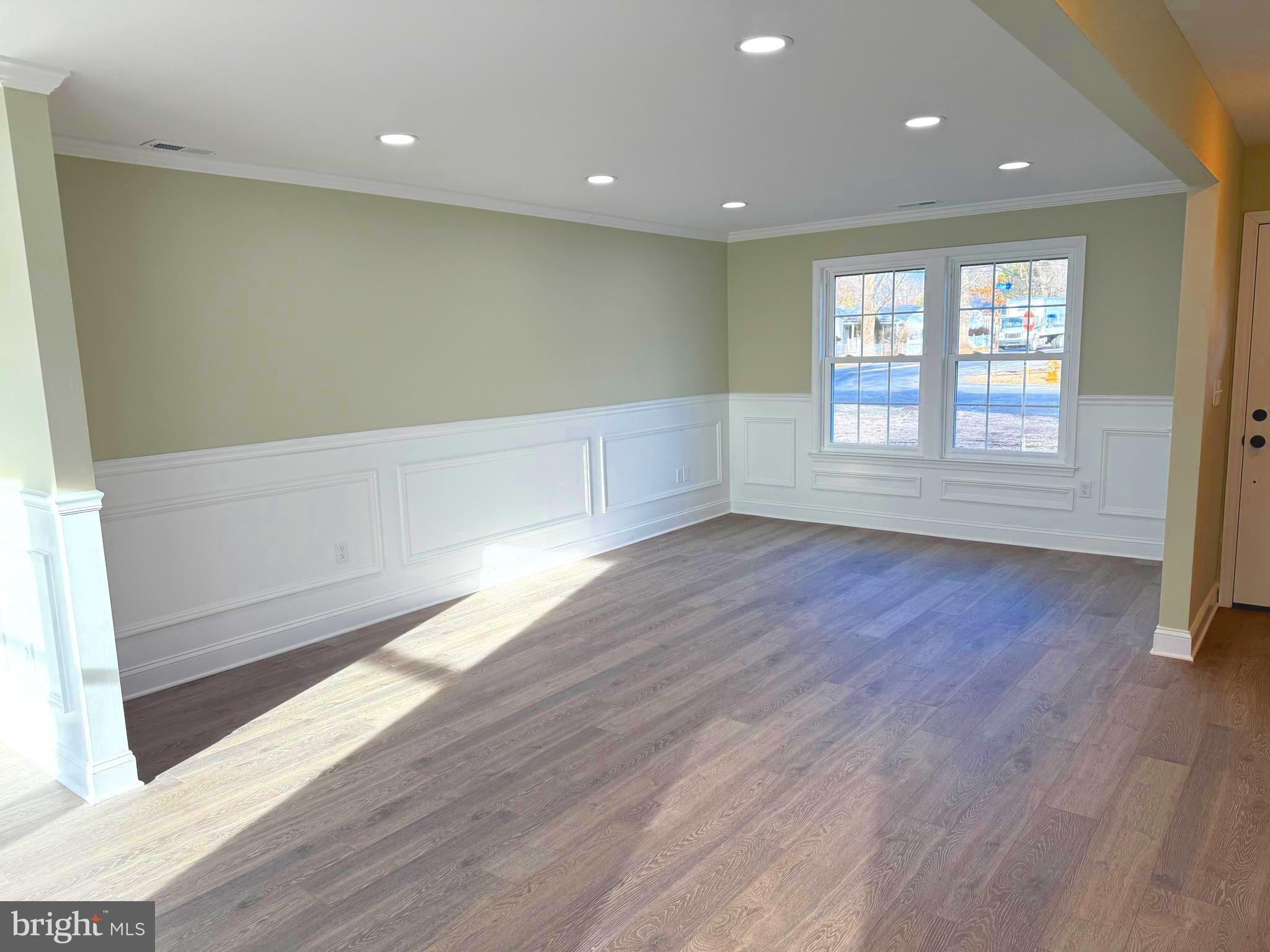 802 Logan Avenue Croydon, PA 19021 - Photo 5 of 27 Gallery Image 5