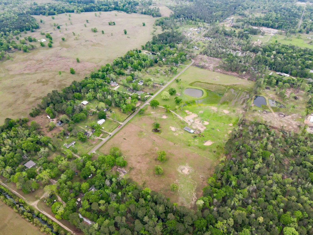Tract 1-pt Lot 15 Tract 1-pt Road Conroe, TX 77302 - Photo 7 of 15 a view of a garden