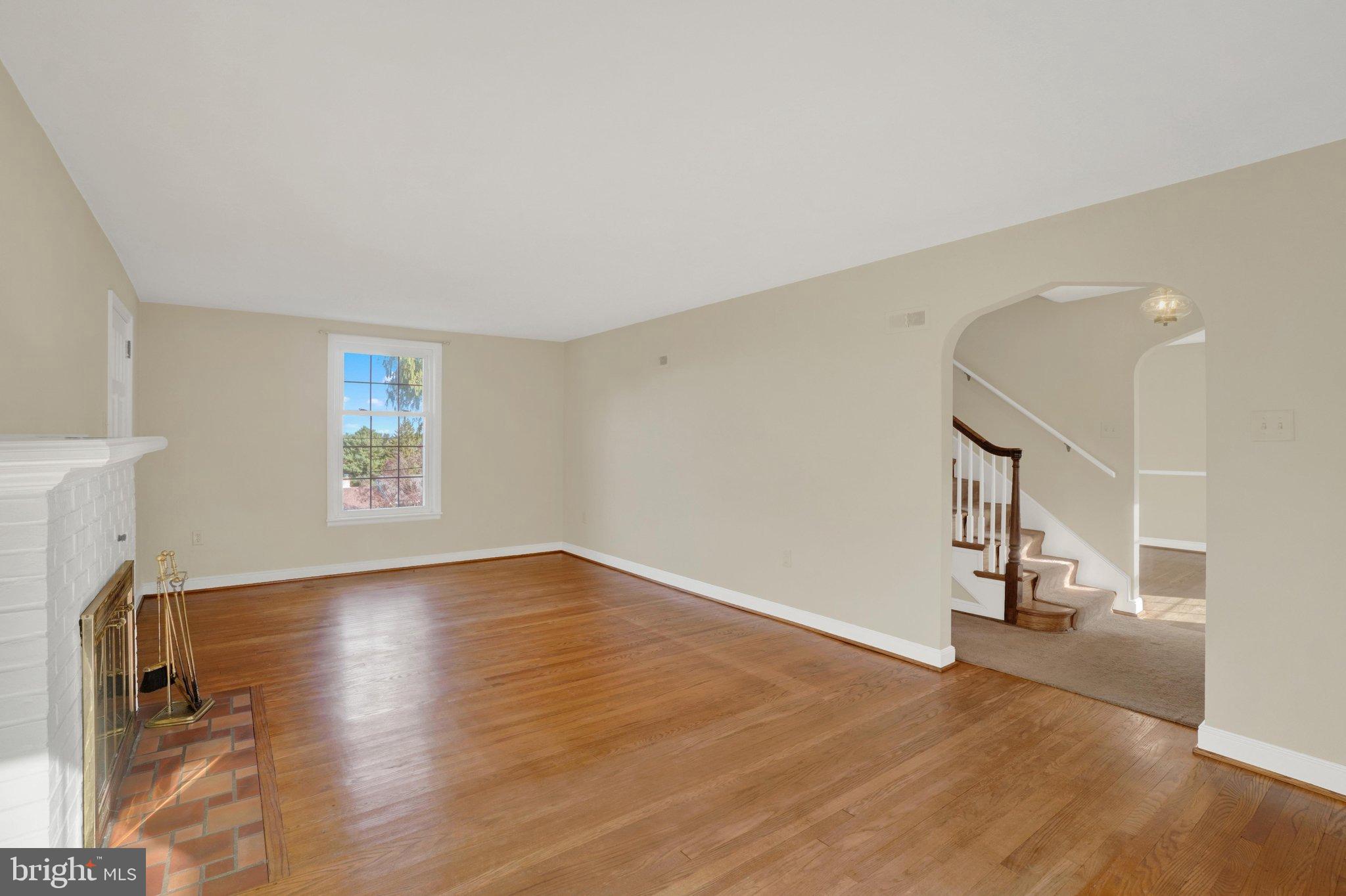 303 Edgehill Road York, PA 17403 - Photo 5 of 28 Gallery Image 5