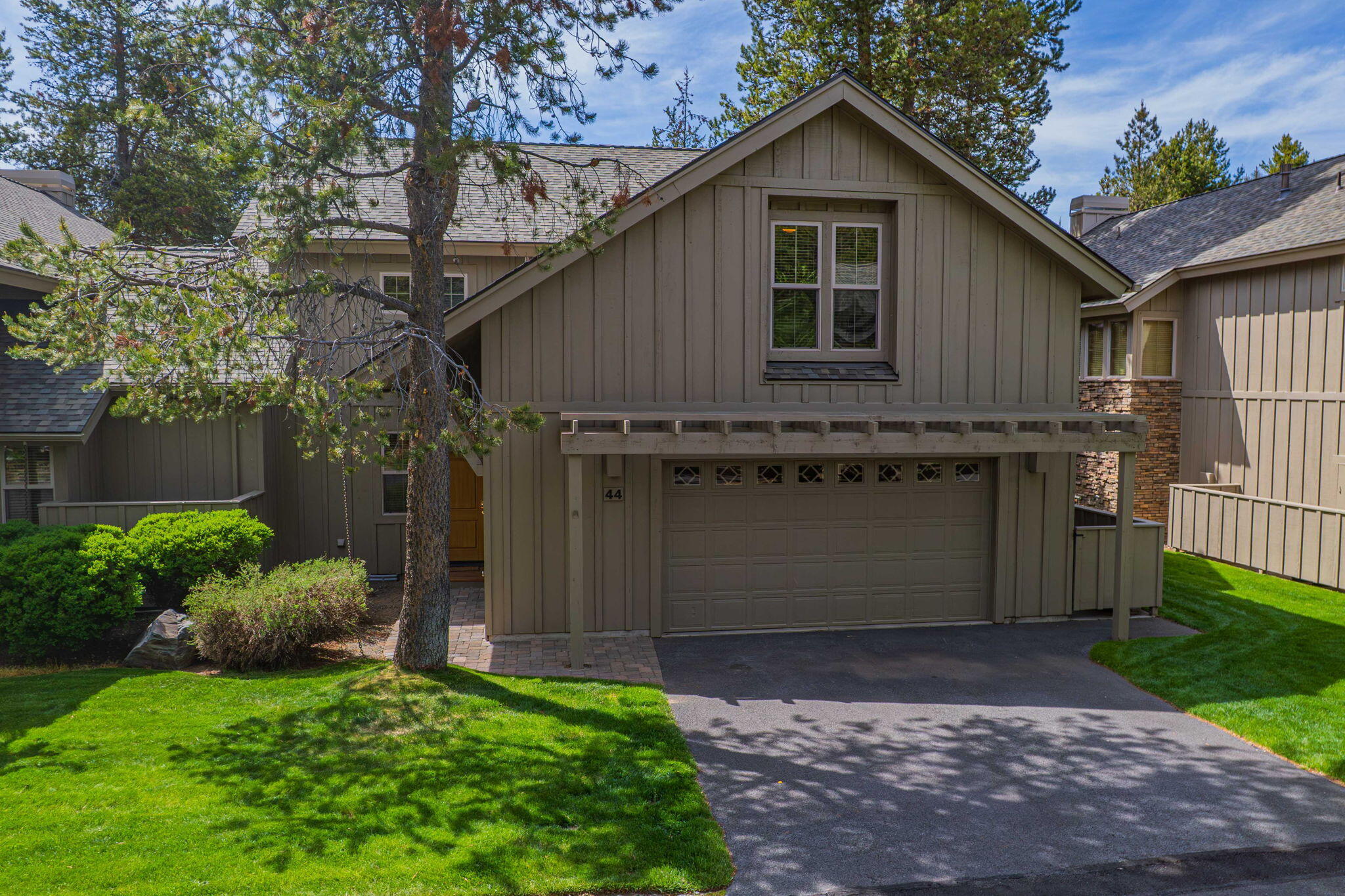 57129 Evergreen Loop, Unit 44 Sunriver, OR 97707 - Photo 1 of 59 53-web-or-mls-44 Fremont Crossing-3 (2)