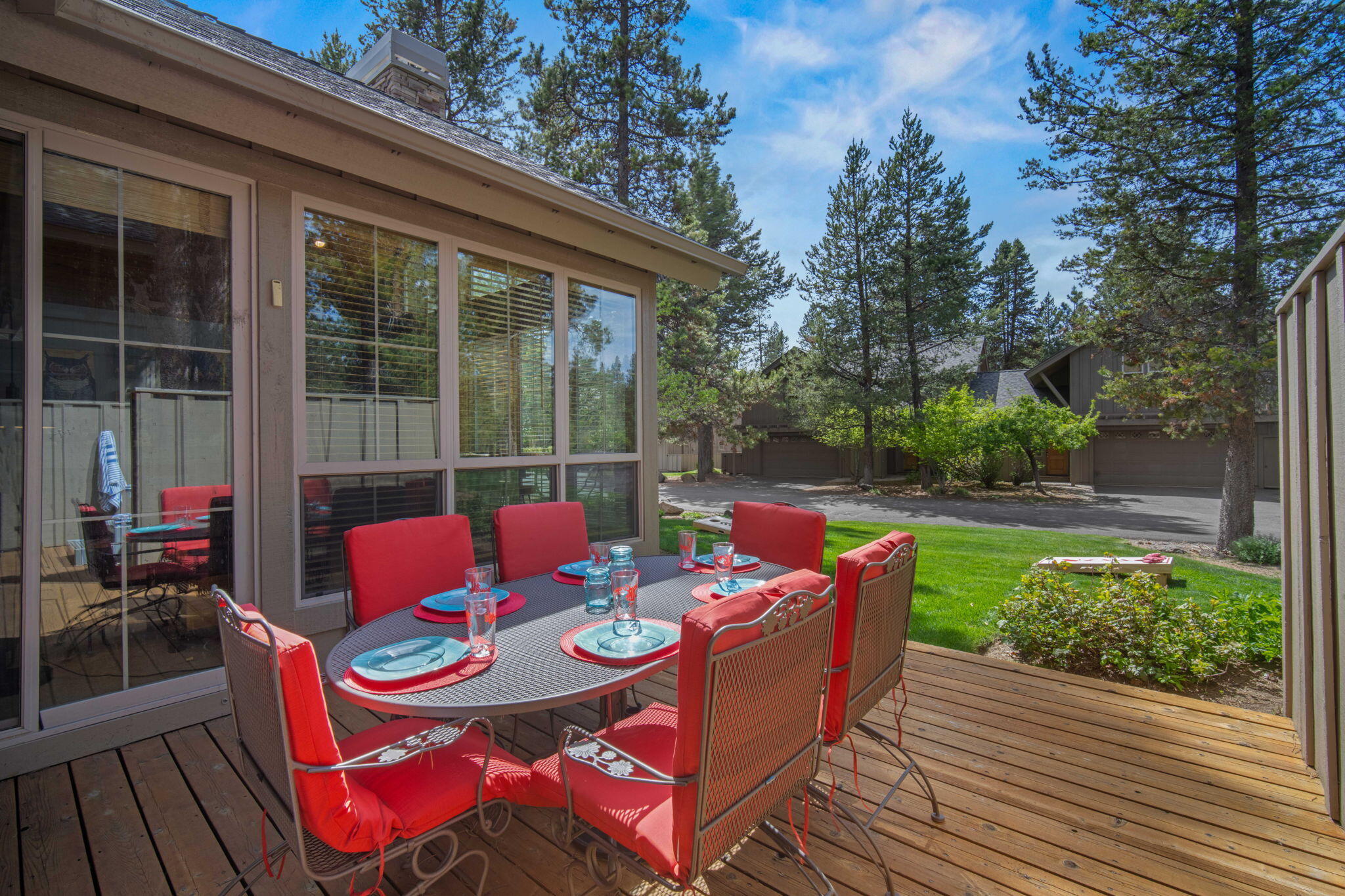 57129 Evergreen Loop, Unit 44 Sunriver, OR 97707 - Photo 41 of 59 a outdoor space with furniture