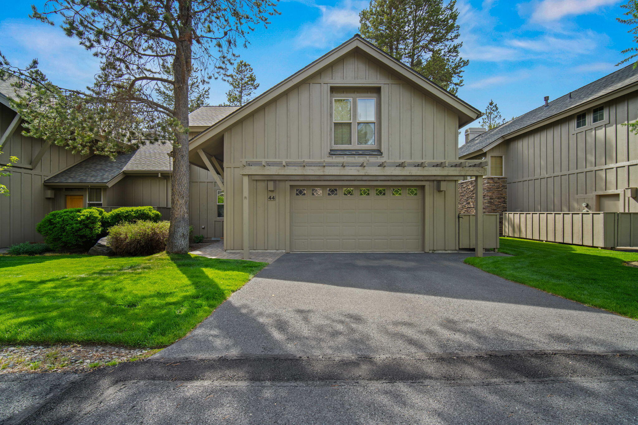 57129 Evergreen Loop, Unit 44 Sunriver, OR 97707 - Photo 59 of 59 a view of a back yard of the house