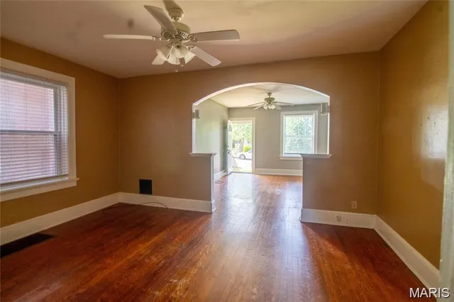 $850 | 3927 Tholozan Avenue, Unit 2W, St. Louis, MO 63116