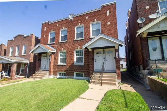 $850 | 3927 Tholozan Avenue, Unit 2W, St. Louis, MO 63116