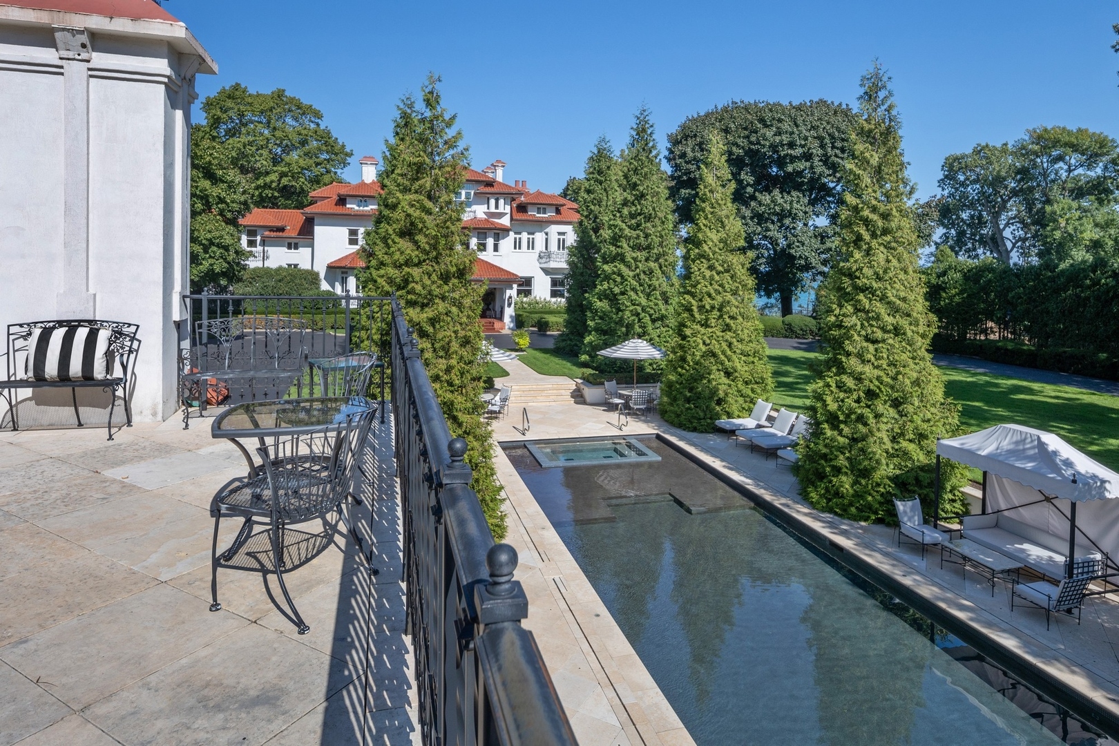 445 Sheridan Road Winnetka, IL 60093 - Photo 54 of 74 a picture of city view from a balcony