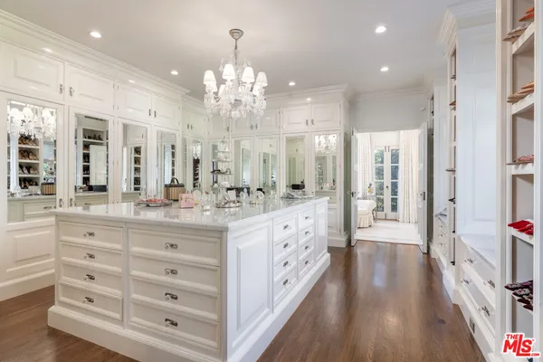 $17,000,000 | 501 South Hudson Avenue, Los Angeles, CA 90020
