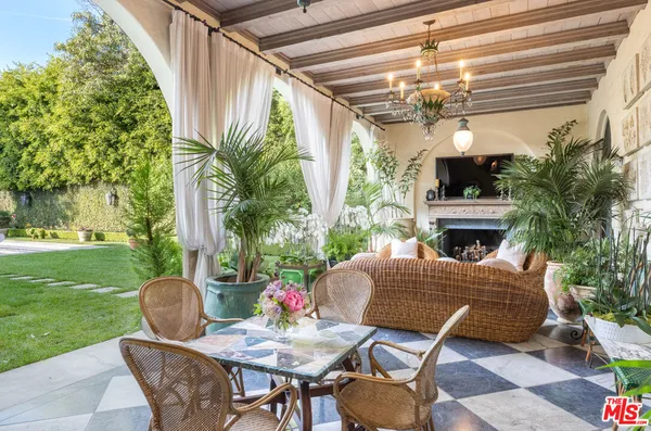 $17,000,000 | 501 South Hudson Avenue, Los Angeles, CA 90020