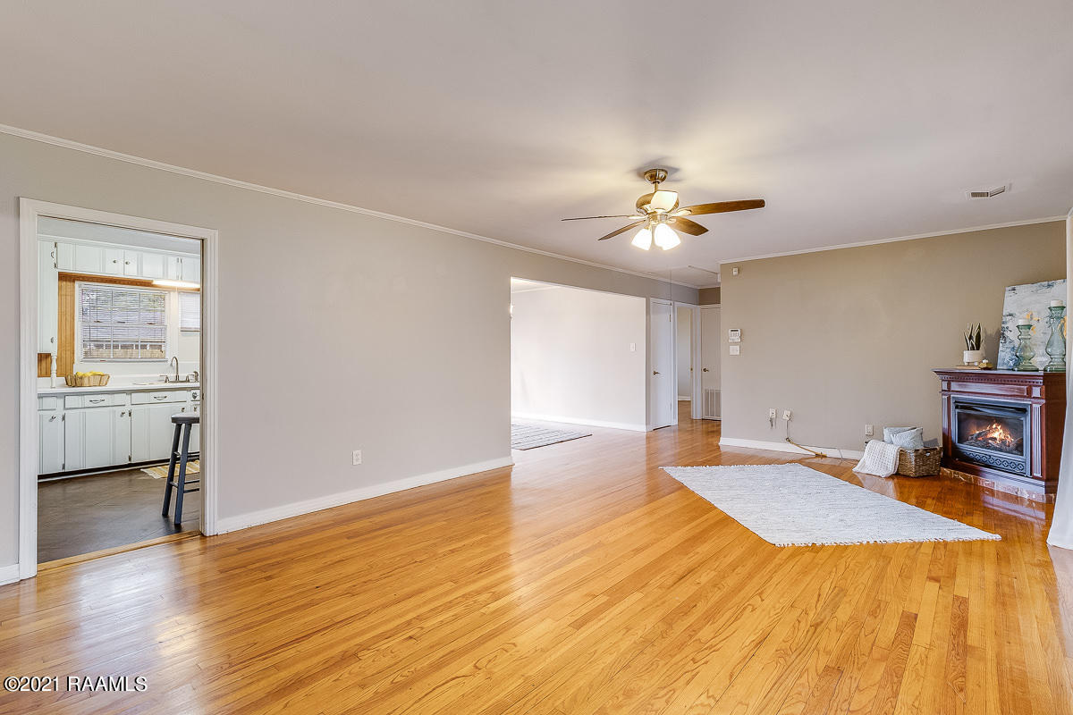 220 Attakapas Road Lafayette, LA 70501 - Photo 6 of 15 220 Attakapas Rd-5