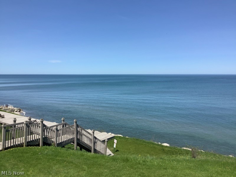 5237 Lake Road West, Unit 1013 Ashtabula, OH 44004 - Photo 11 of 27 Steps to Waterfront Platform looking to the West.