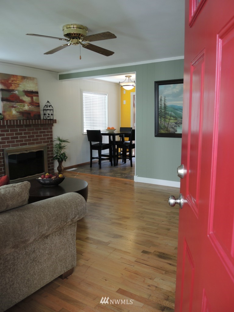 23828 7th Avenue West Bothell, WA 98021 - Photo 5 of 25 Gallery Image 5