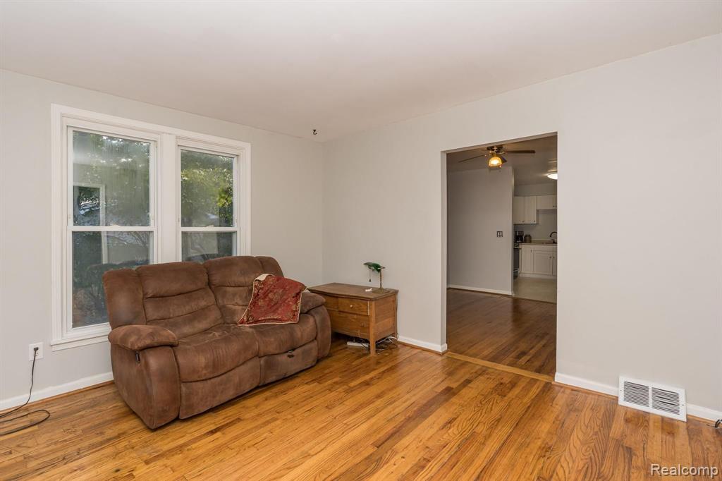 2450 Gerald Avenue Rochester Hills, MI 48307 - Photo 5 of 24