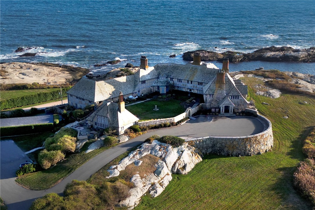 61 Ledge Road, Unit J Newport, RI 02840 - Photo 2 of 36