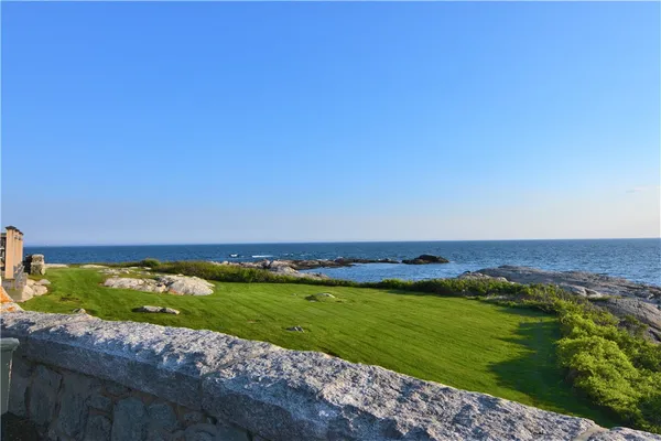 $4,800 | 61 Ledge Road, Unit J, Newport, RI 02840