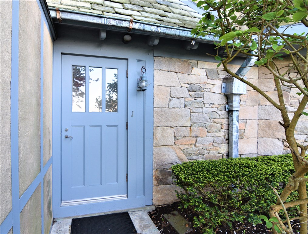 61 Ledge Road, Unit J Newport, RI 02840 - Photo 33 of 36