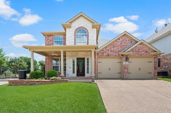 $389,990 | 5047 Toftrees Drive, Arlington, TX 76016