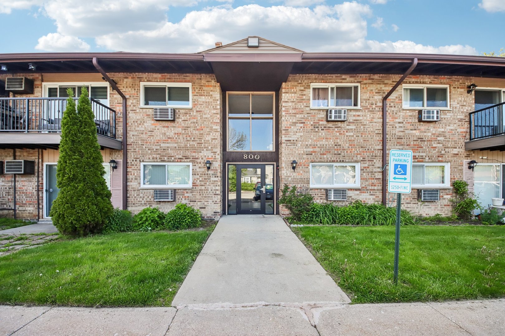 800 East Old Willow Road, Unit 208 Prospect Heights, IL 60070 - Photo 1 of 27