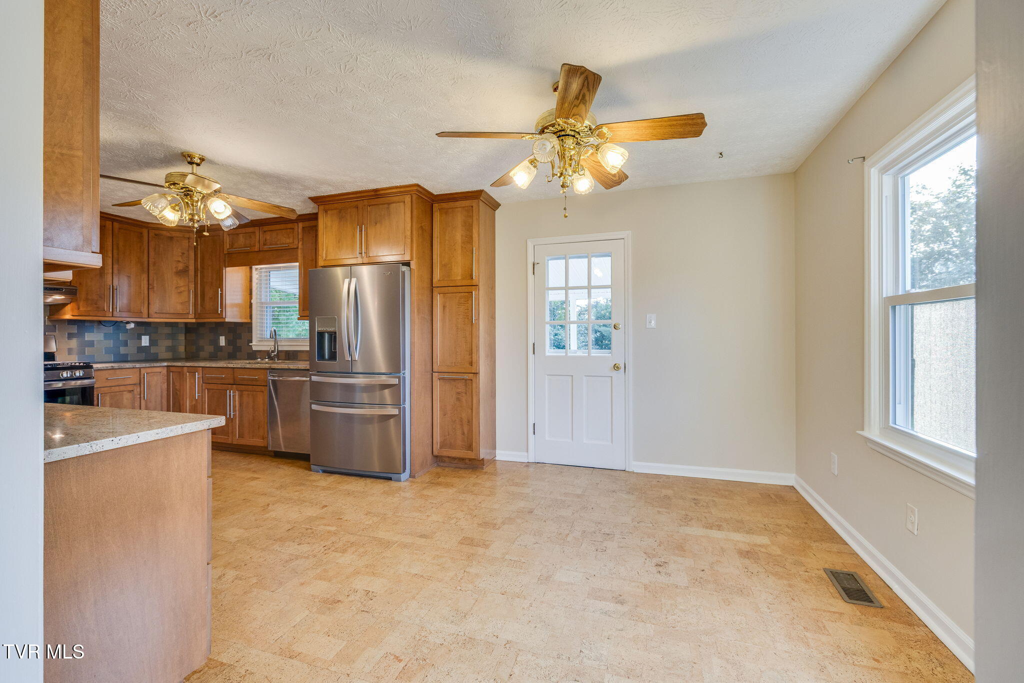 101 Popular Grove Road Elizabethton, TN 37643 - Photo 9 of 38 009