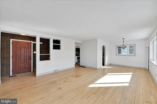 $315,000 | 109 East Pine Street, Ephrata, PA 17522