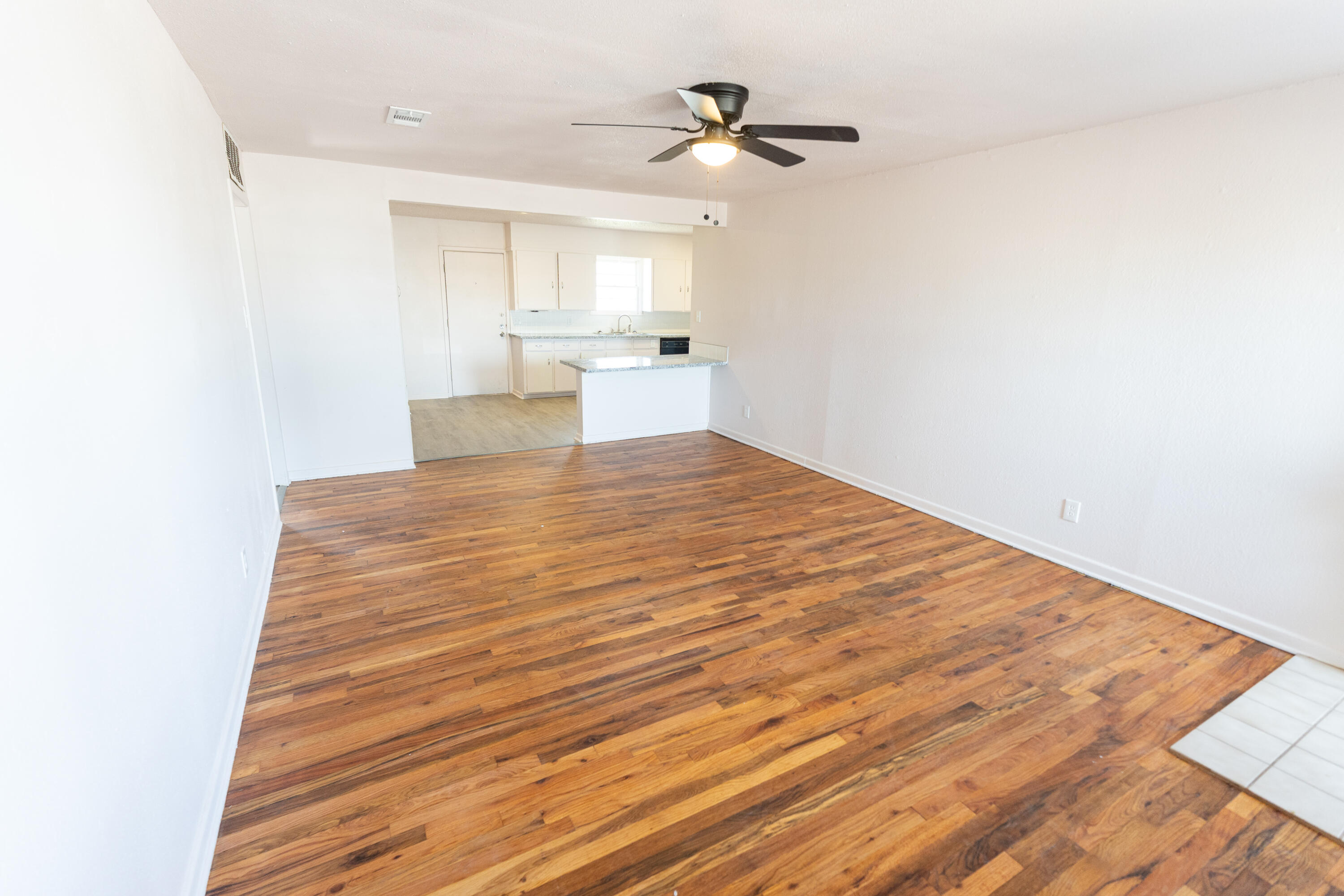 5607 43rd Street Lubbock, TX 79414 - Photo 3 of 10 ATB06385