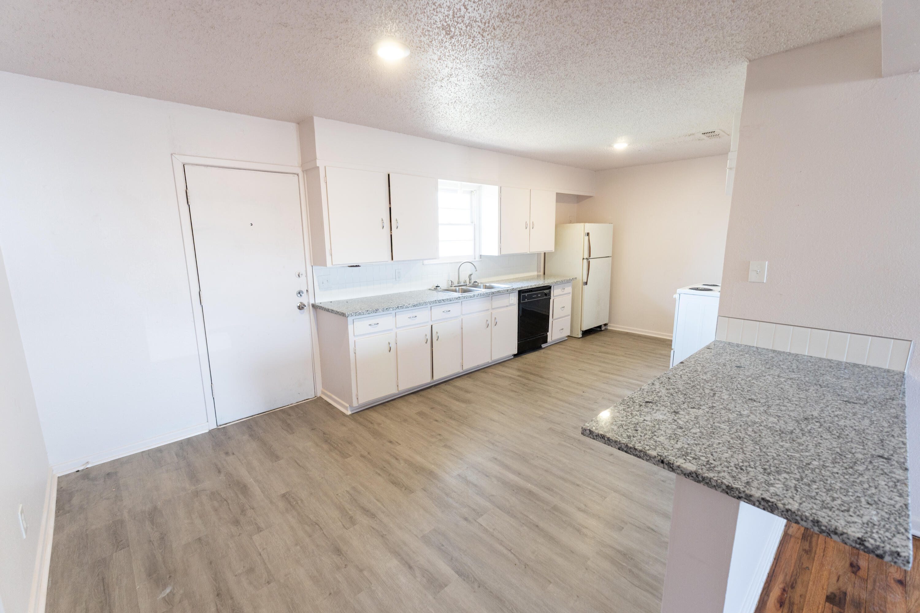 5607 43rd Street Lubbock, TX 79414 - Photo 5 of 10 ATB06383