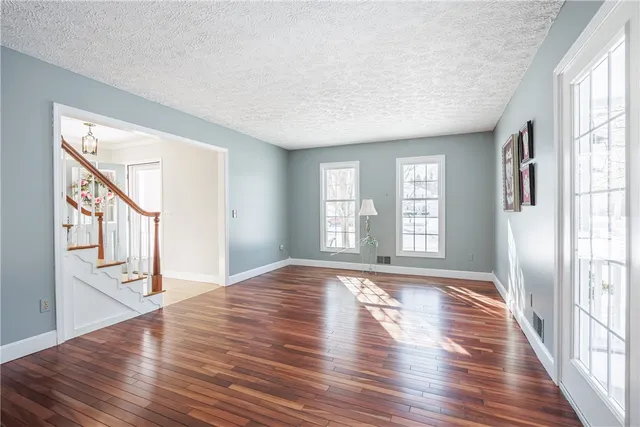 $279,900 | 20 Ashwood Knoll, Chili, NY 14624