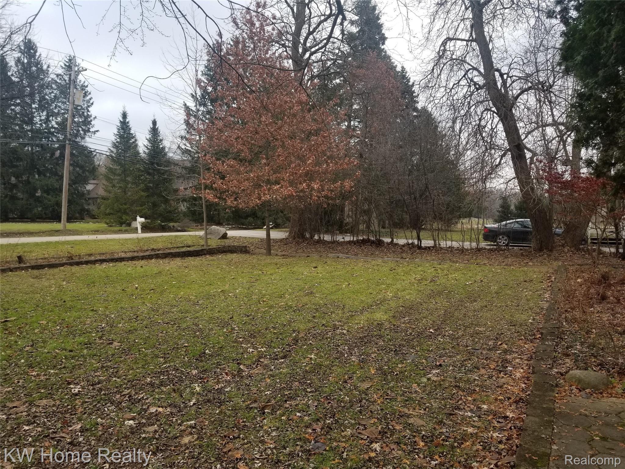 25815 Farmbrook Road Southfield, MI 48034 - Photo 29 of 34 FRONT YARD, STREET VIEW