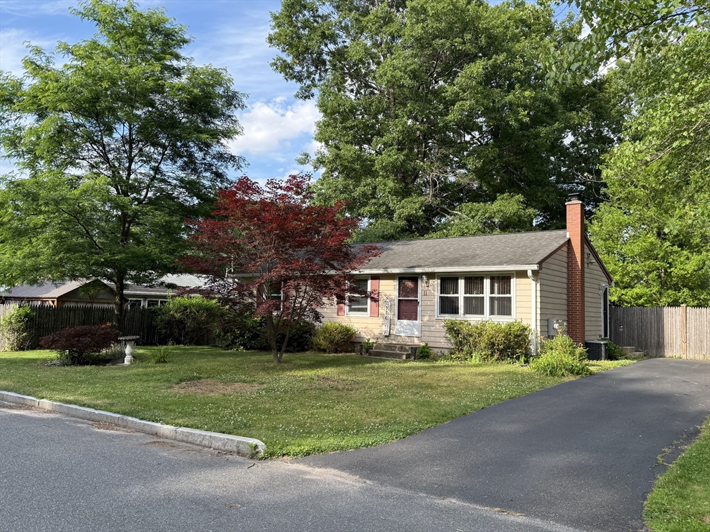 11 Butternut Street Springfield, MA 01128 - Photo 2 of 6