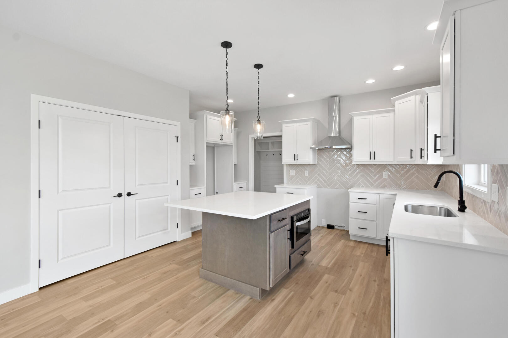 1812 South Sunny Acres Road Mahomet, IL 61853 - Photo 12 of 38