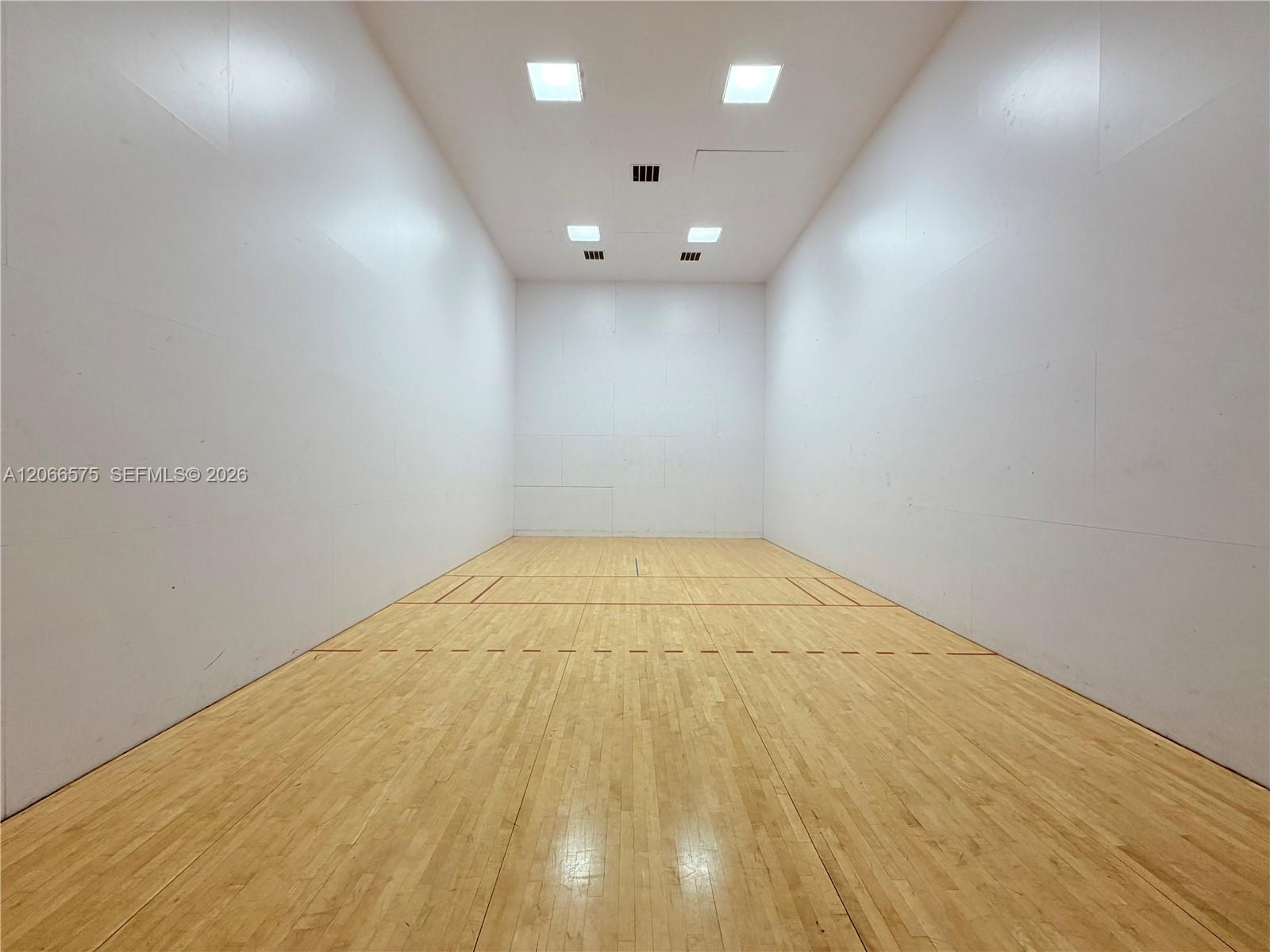 420 South Park Road, Unit 108 Hollywood, FL 33021 - Photo 18 of 18 Racket ball court